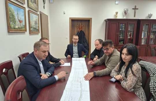 Podpisanie umowy na zagospodarowanie terenu przy stacji PKP w Chynowie!